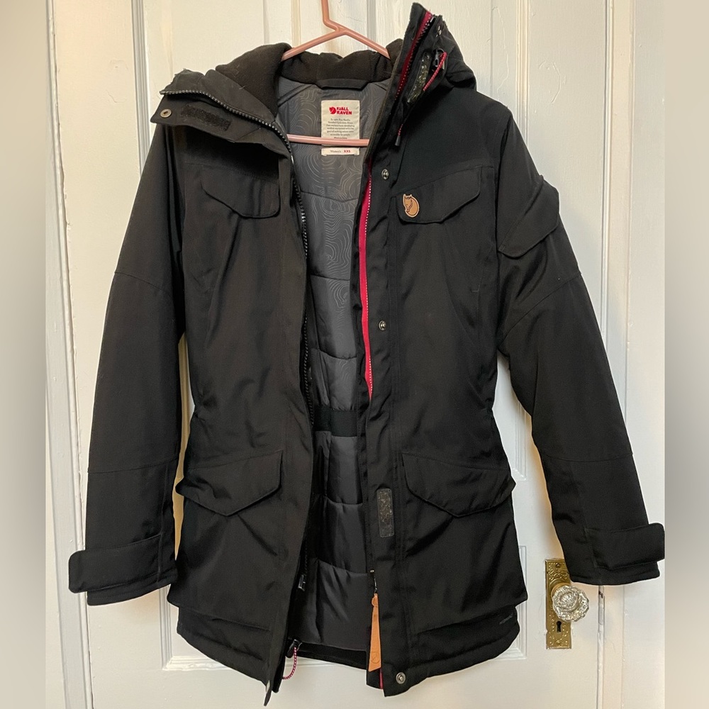 Fjallraven Nuuk Parka in Black